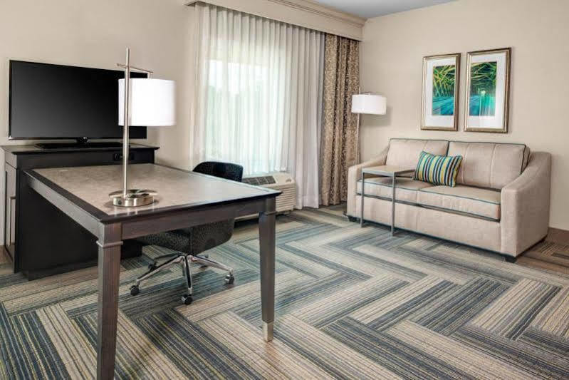 Hampton Inn & Suites By Hilton Atlanta Perimeter ダンウッディ エクステリア 写真