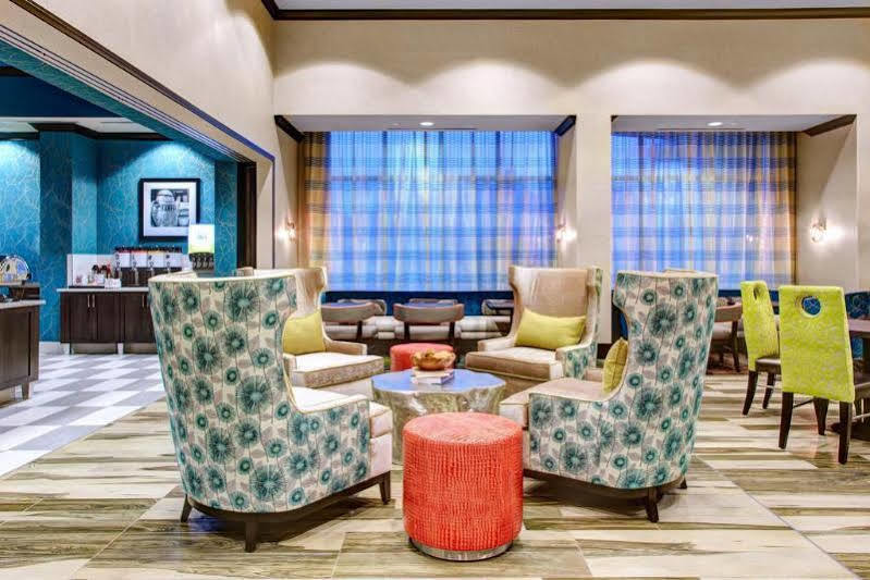 Hampton Inn & Suites By Hilton Atlanta Perimeter ダンウッディ エクステリア 写真