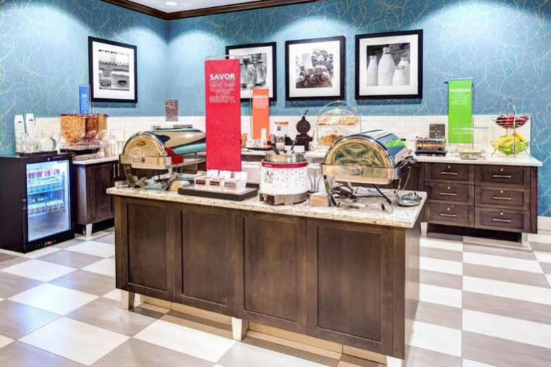Hampton Inn & Suites By Hilton Atlanta Perimeter ダンウッディ エクステリア 写真