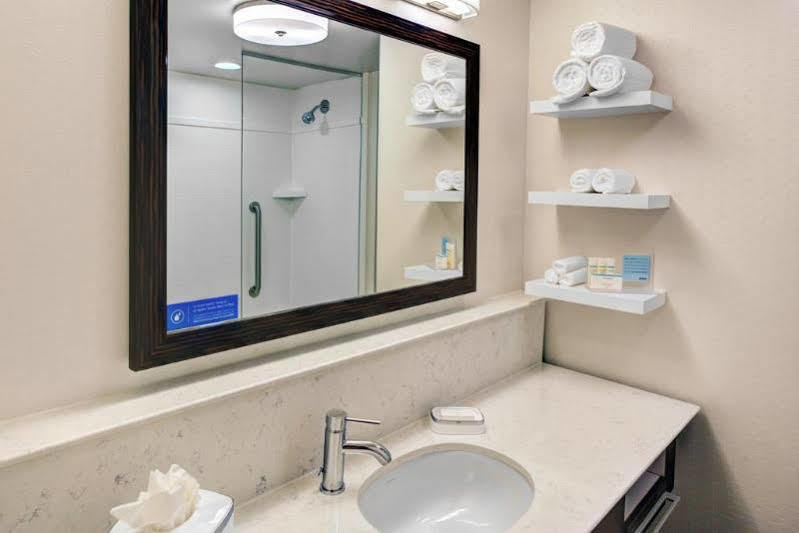 Hampton Inn & Suites By Hilton Atlanta Perimeter ダンウッディ エクステリア 写真